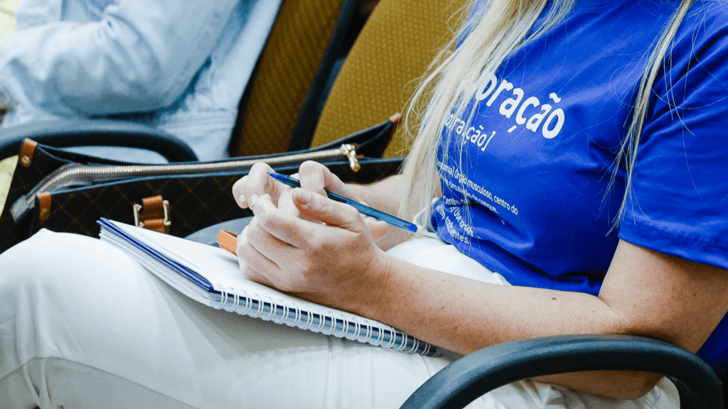 O silêncio feminino diante da bíblia: uma questão cultural, cognitiva e prática